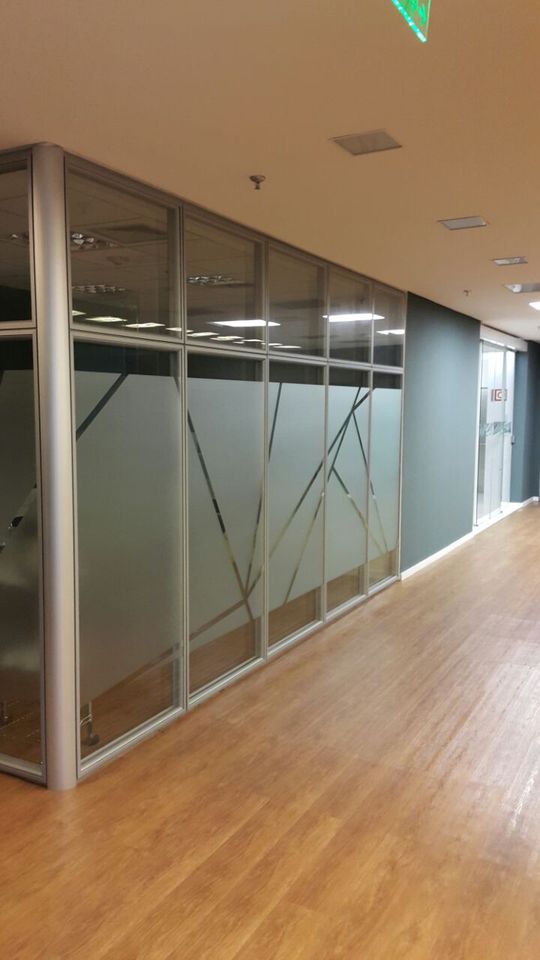 Divisória com película